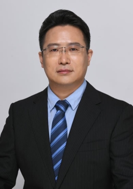 卢亮 教授